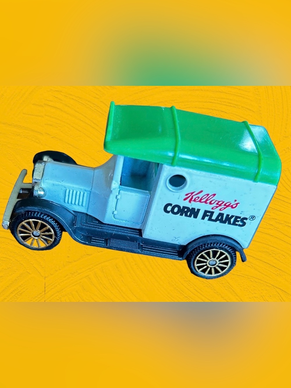 USED CORGI DIECAST FORD MODEL T KELLOGGS CORN FLAKES DELIVERY VAB #104